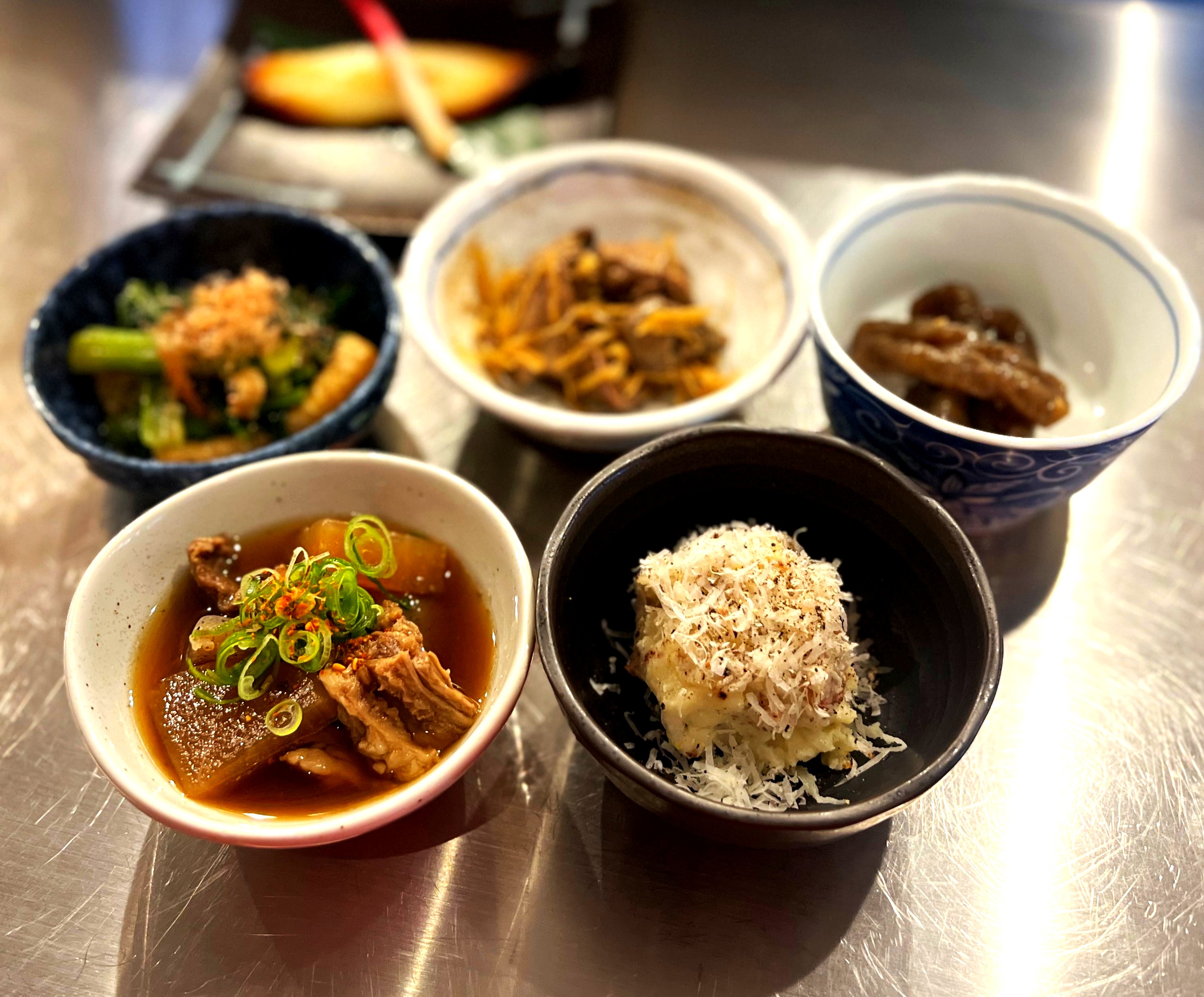 小料理屋のみん名物 日替わり手作りおばんざい盛り合わせ